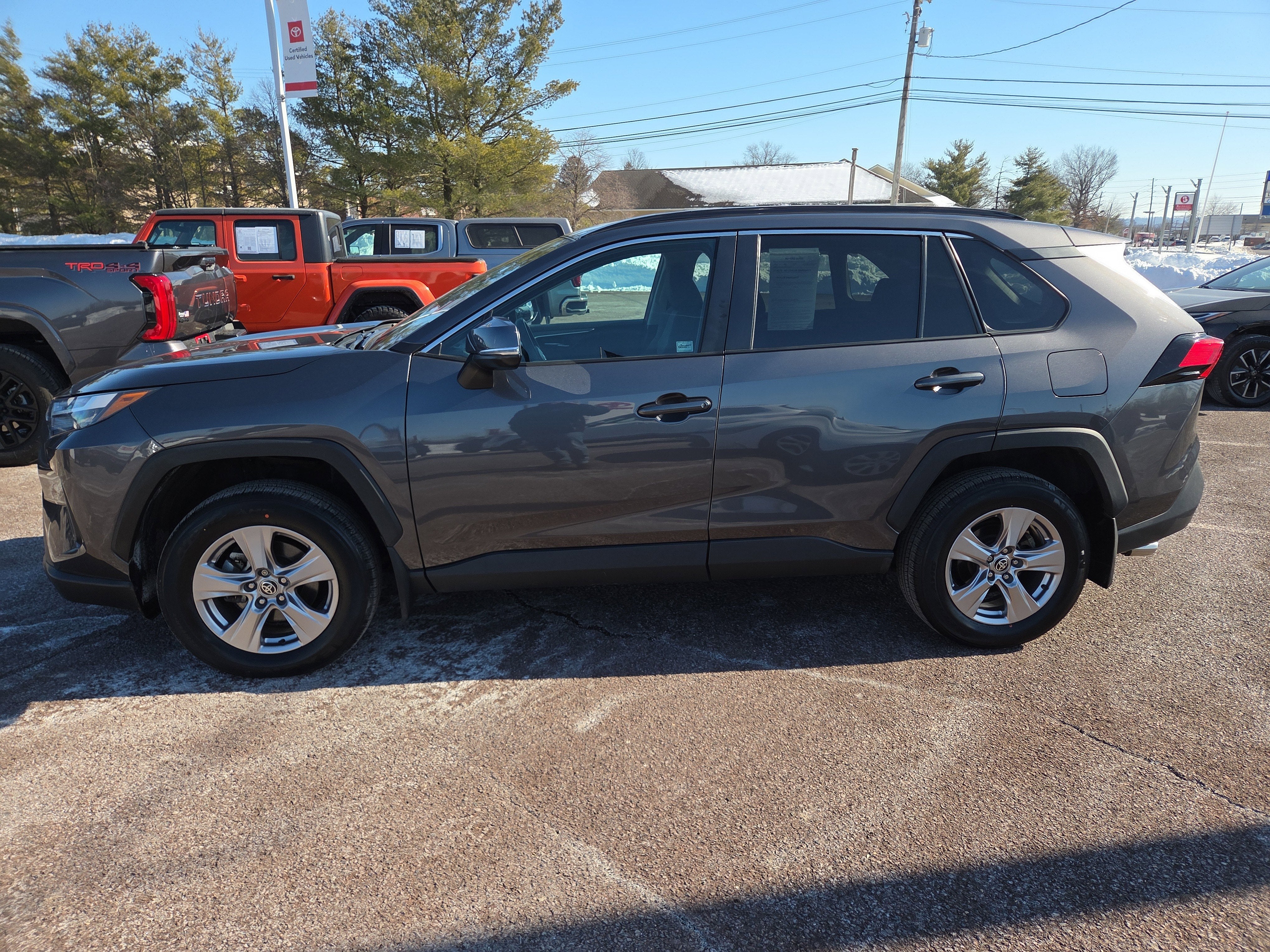 2022 Toyota RAV4 XLE