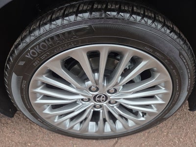 2022 Toyota Avalon Hybrid Limited