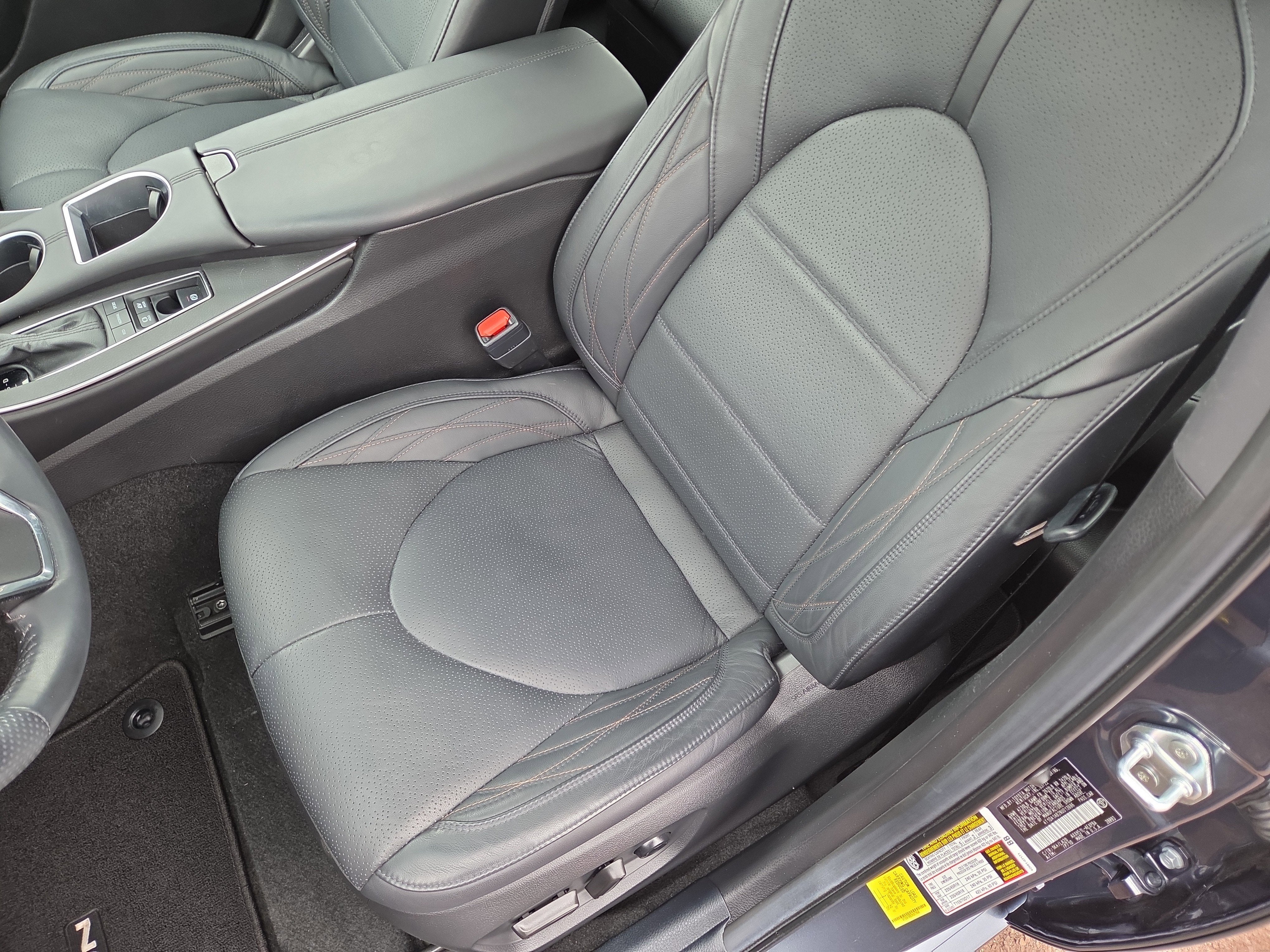 2022 Toyota Avalon Hybrid Limited