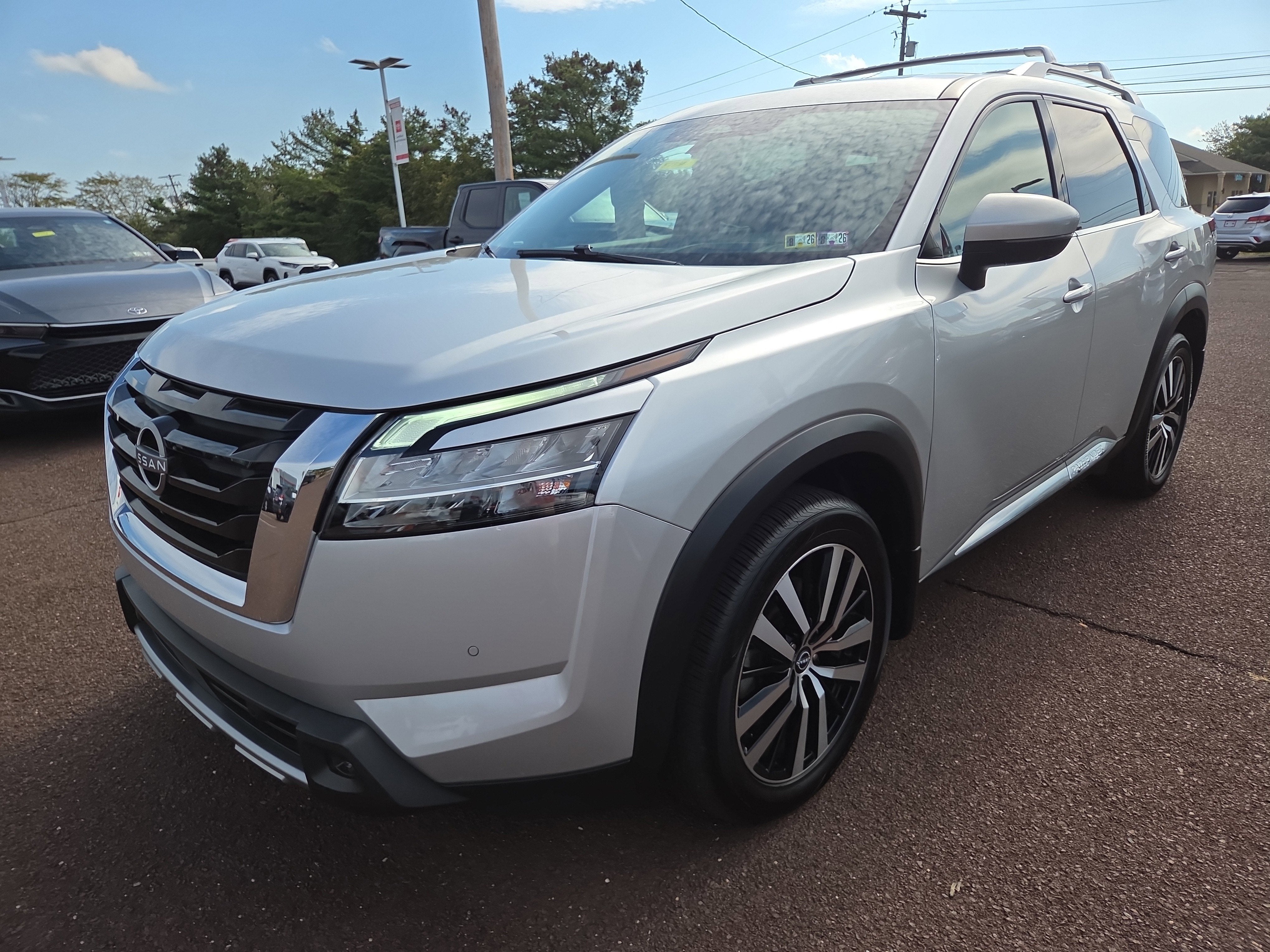 2023 Nissan Pathfinder Platinum