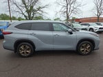 2022 Toyota Highlander Hybrid Bronze Edition