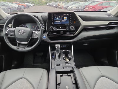 2022 Toyota Highlander Hybrid Bronze Edition