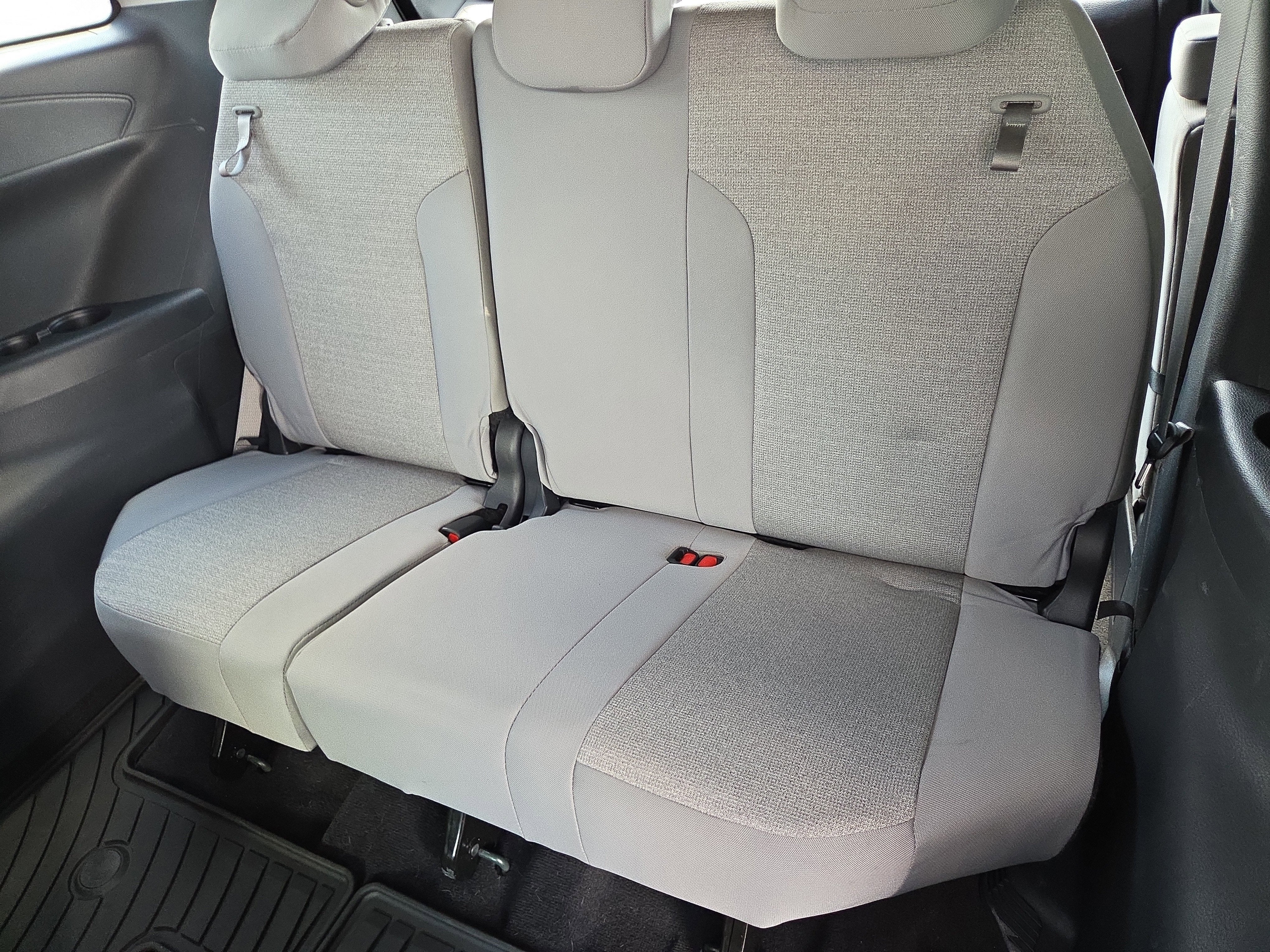 2025 Toyota Sienna LE