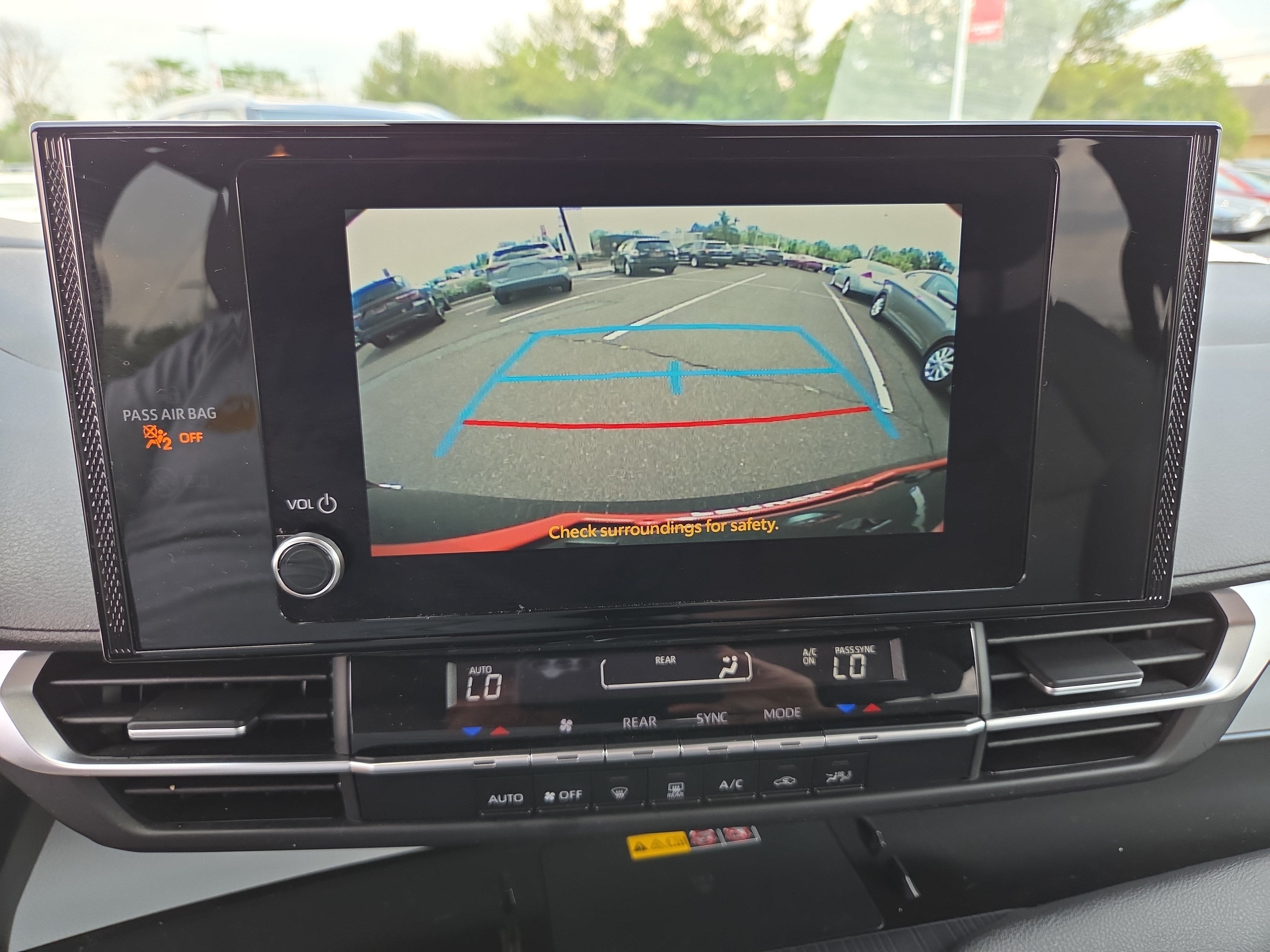 2025 Toyota Sienna LE