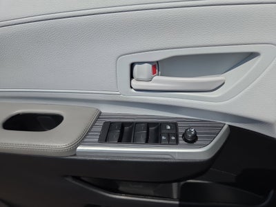 2025 Toyota Sienna LE