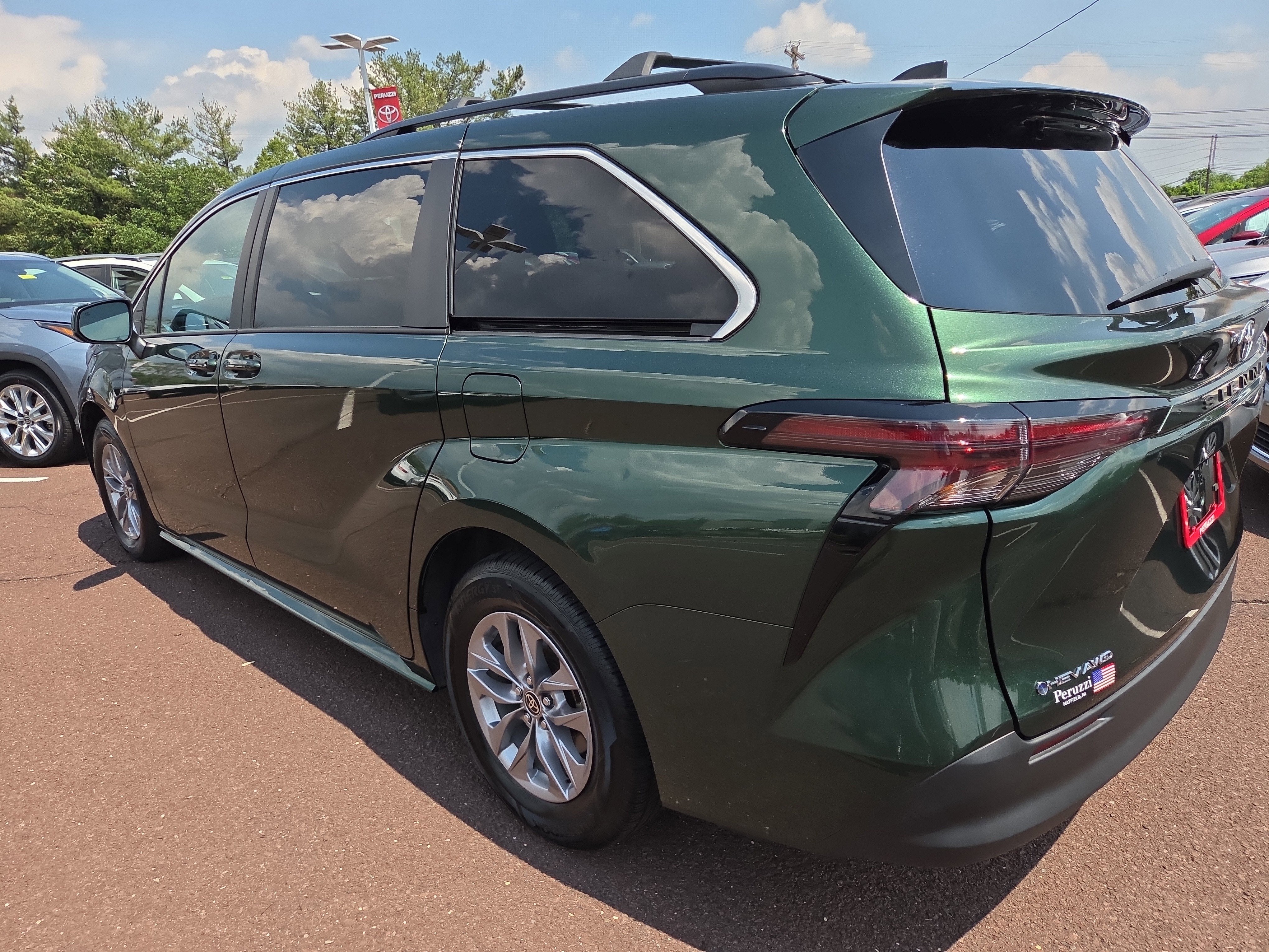 2025 Toyota Sienna LE