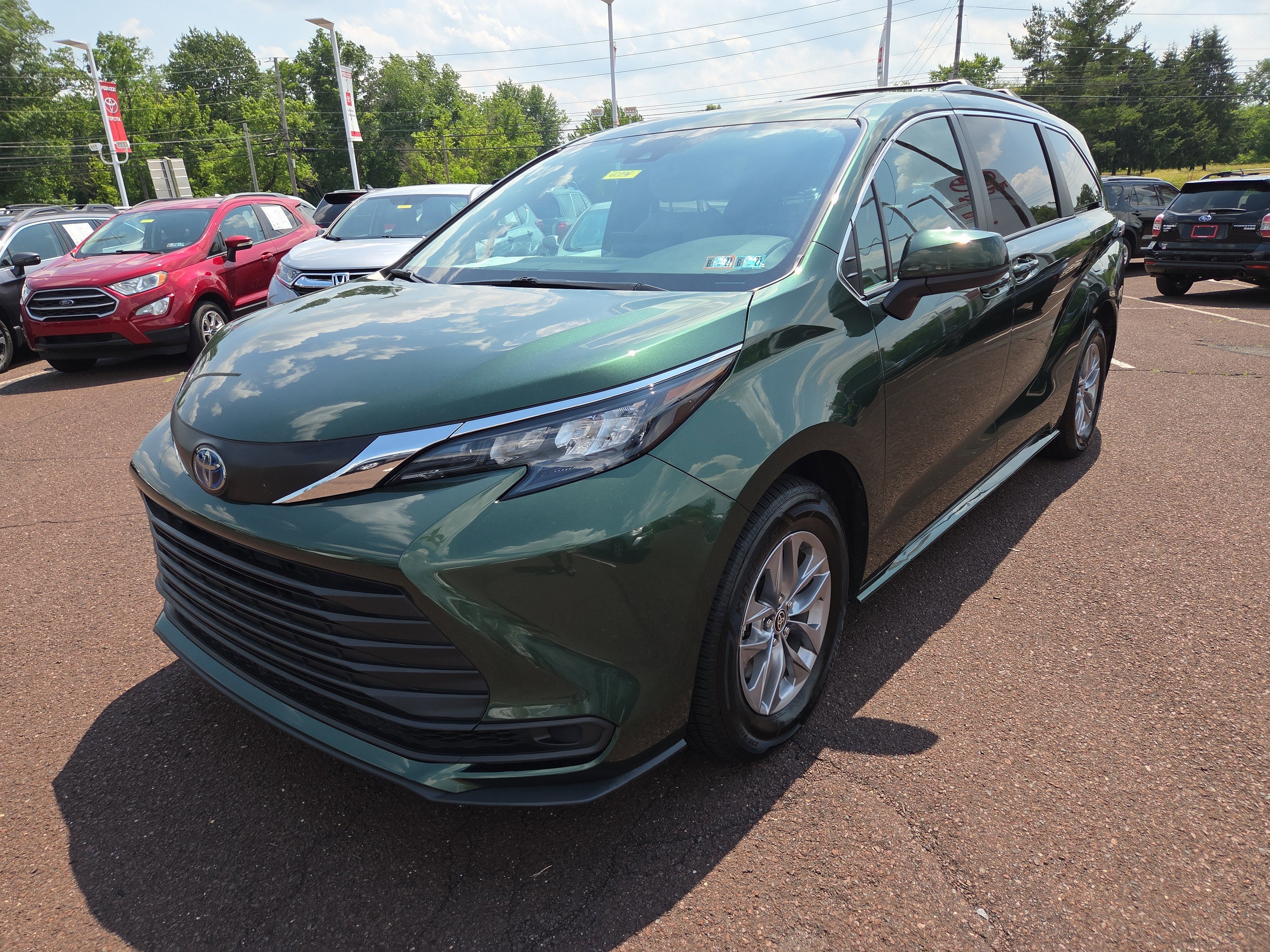 2025 Toyota Sienna LE