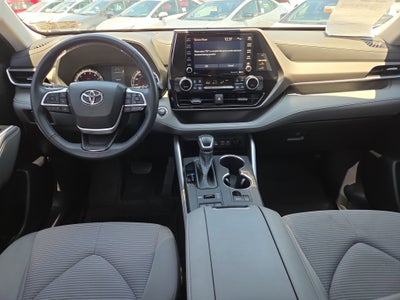 2022 Toyota Highlander LE