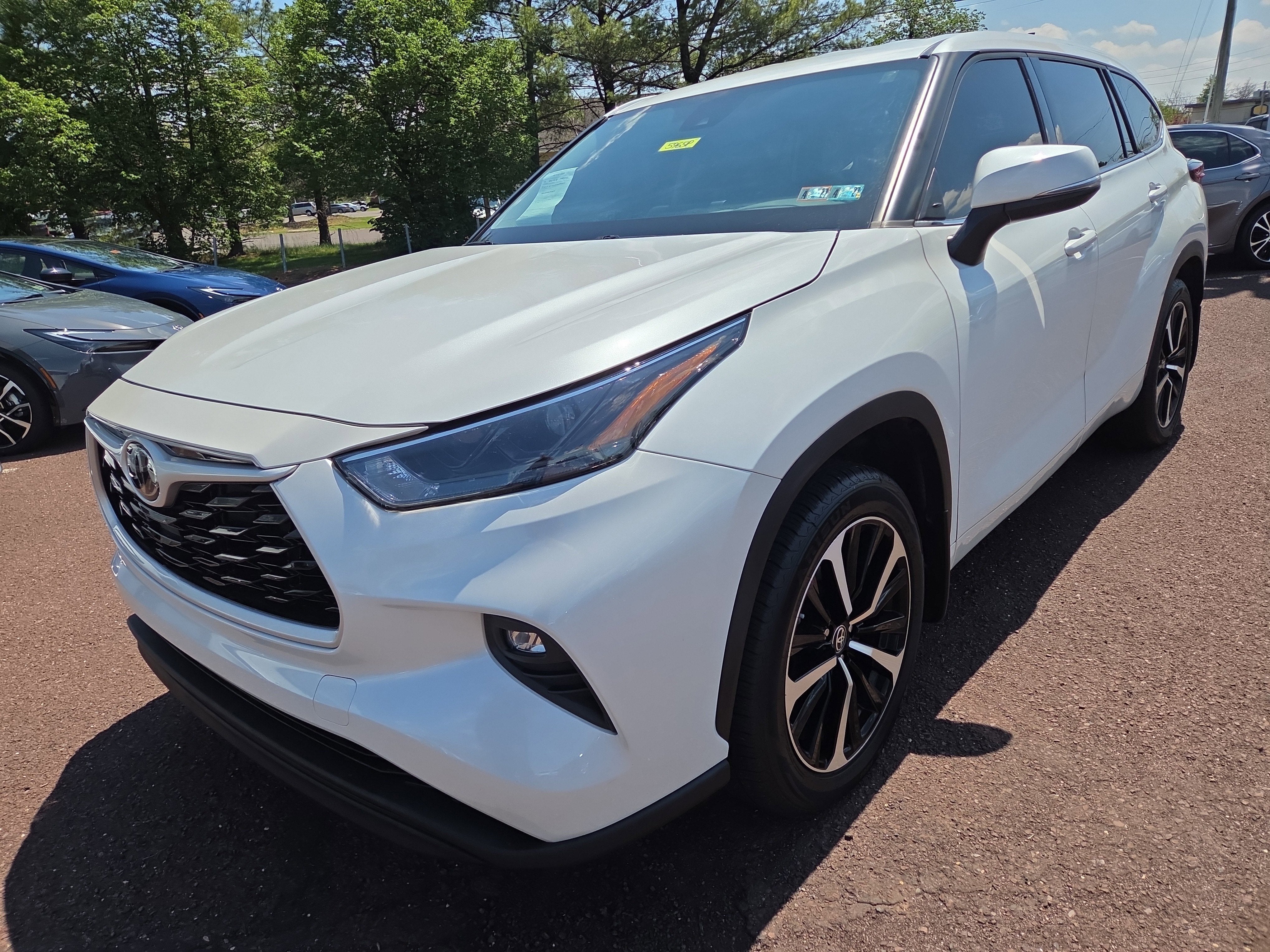 2022 Toyota Highlander LE
