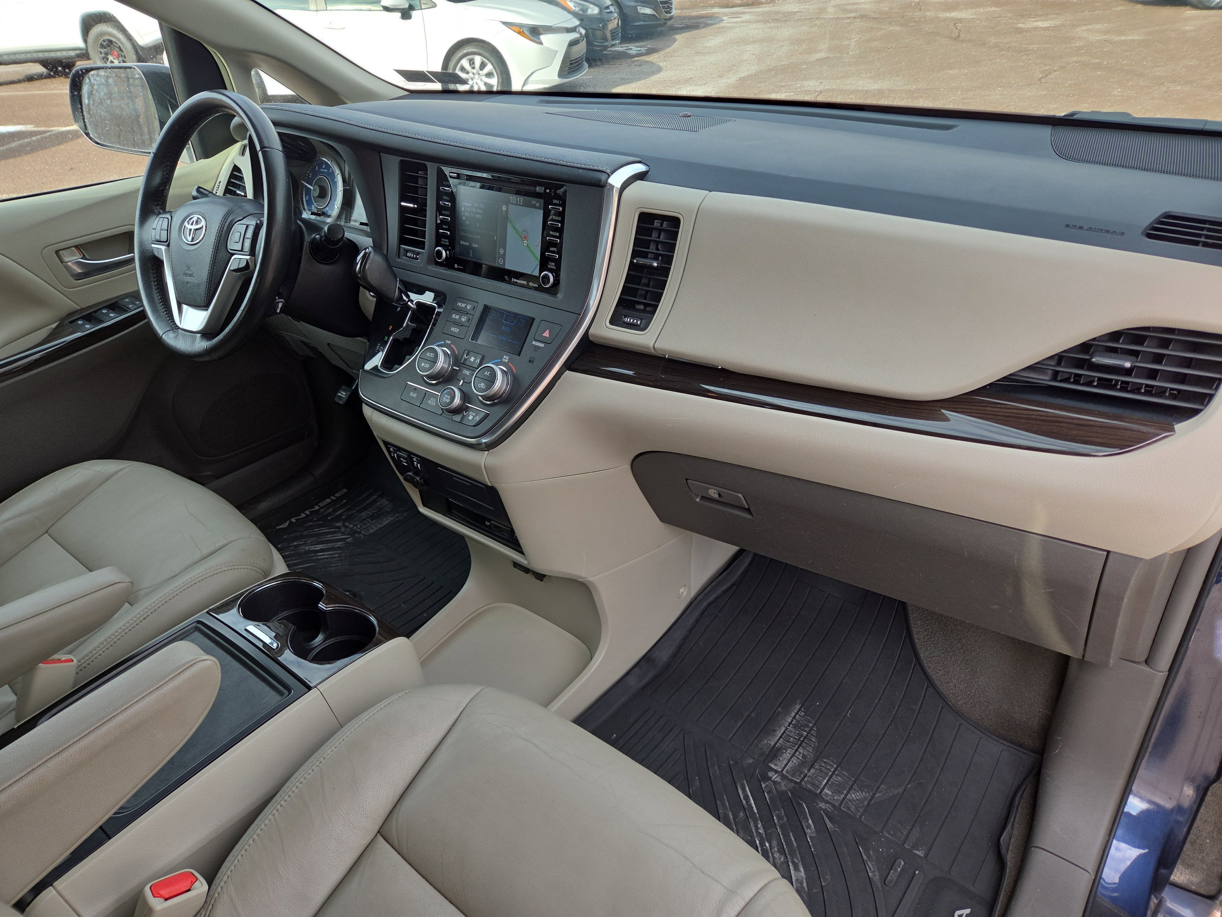 2019 Toyota Sienna XLE