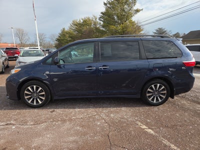 2019 Toyota Sienna XLE