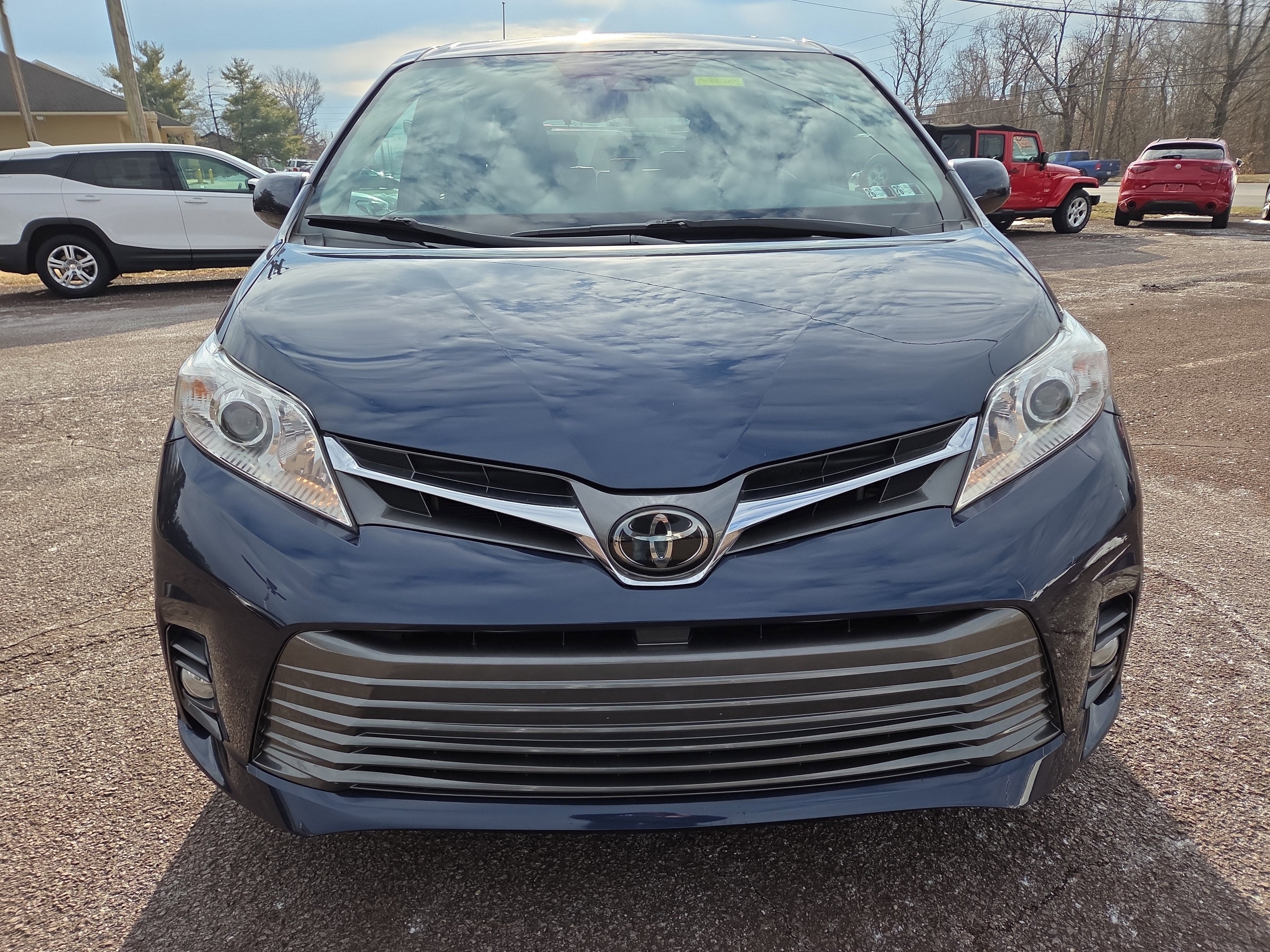 2019 Toyota Sienna XLE