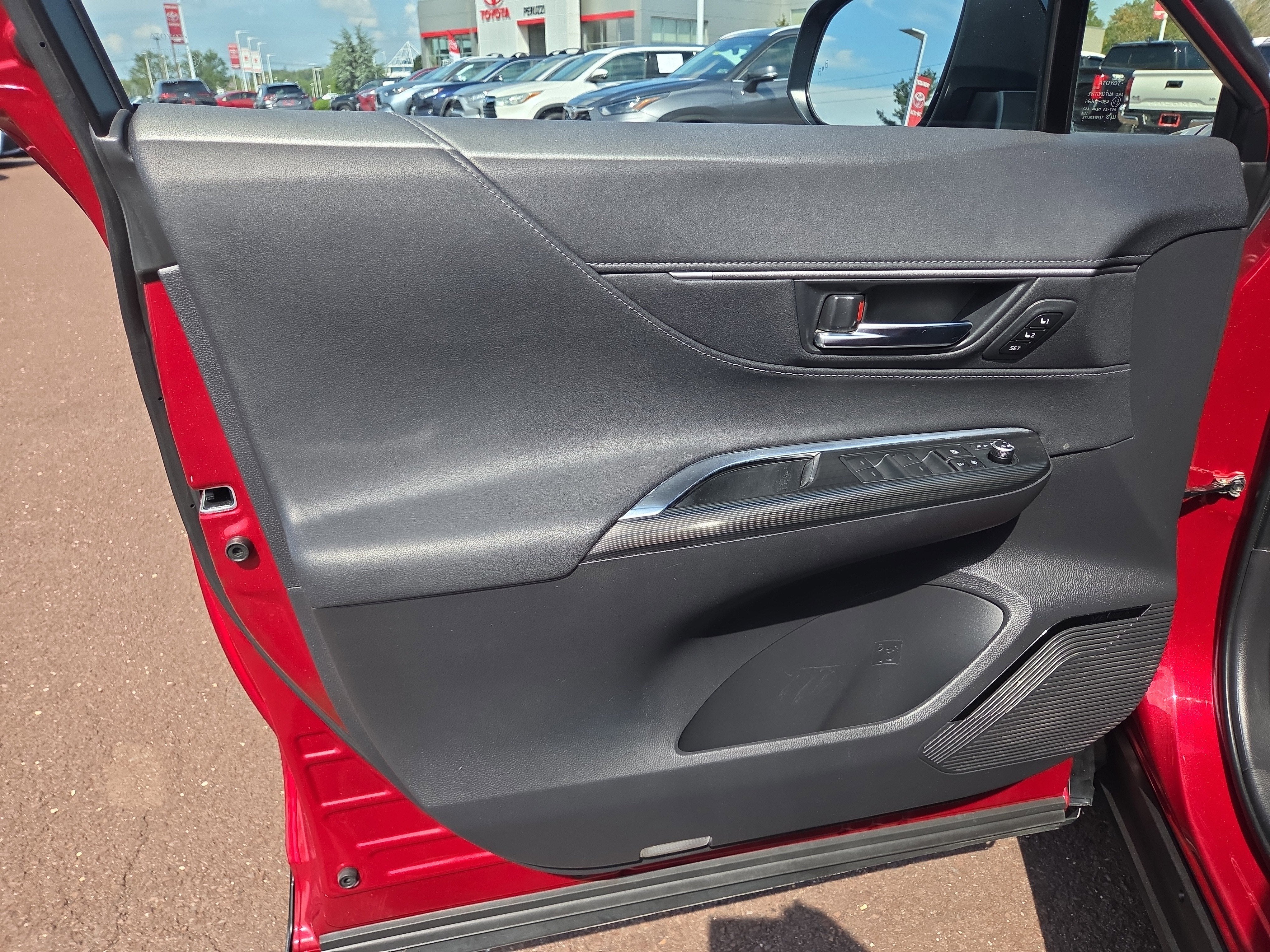 2023 Toyota Venza XLE