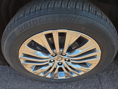 2023 Toyota Venza LE