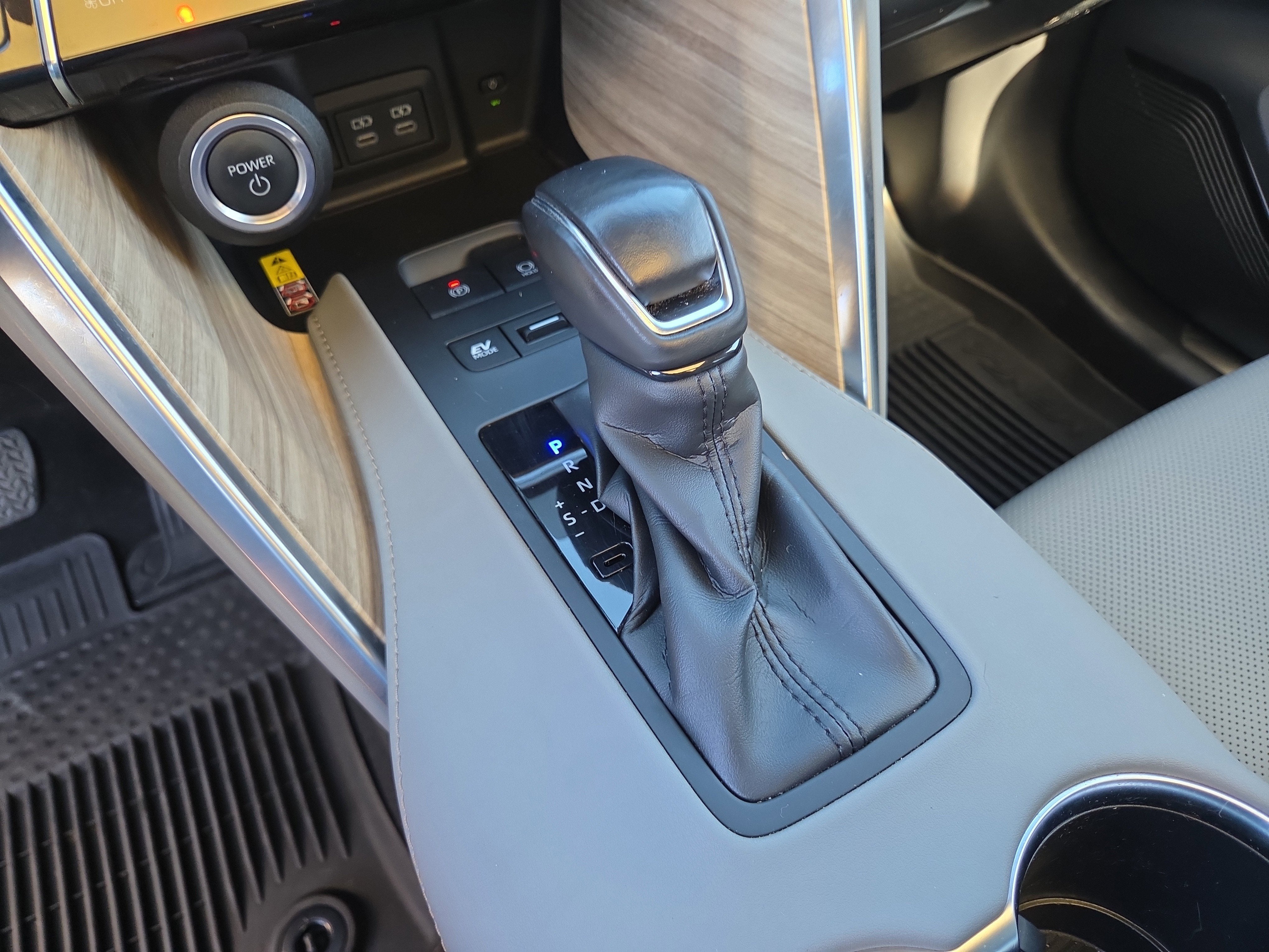 2023 Toyota Venza LE