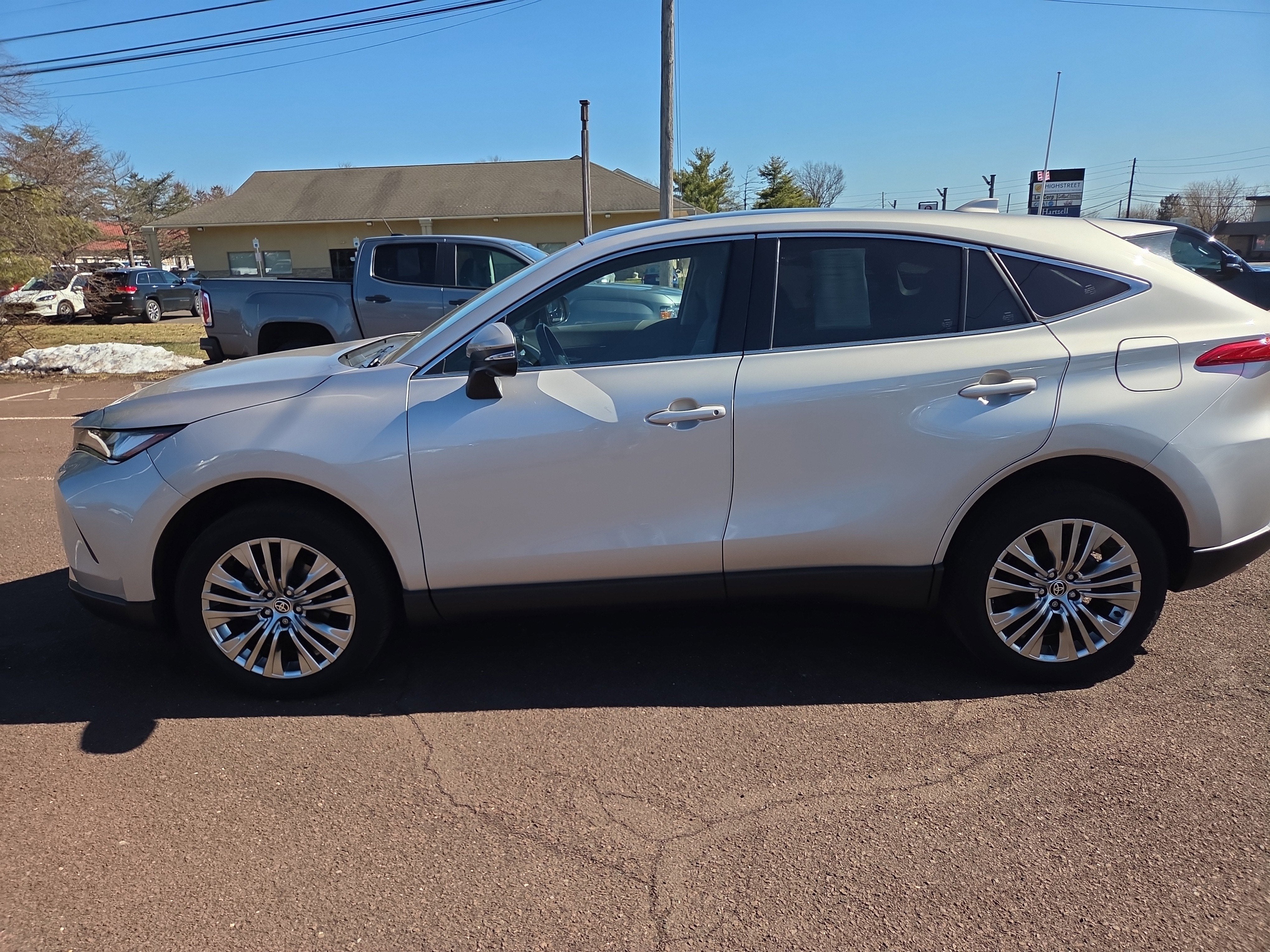 2023 Toyota Venza LE