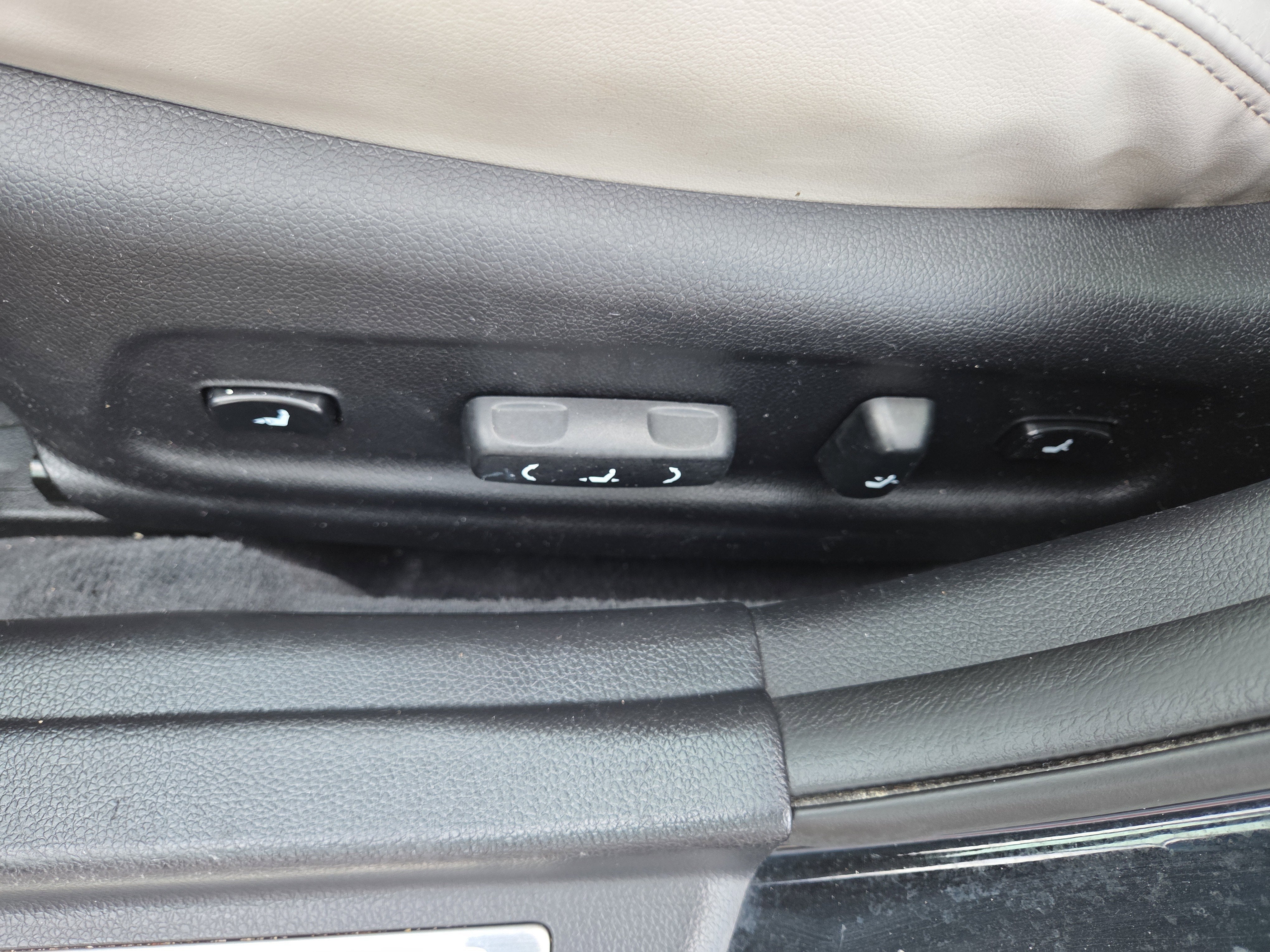 2014 Kia Cadenza Limited