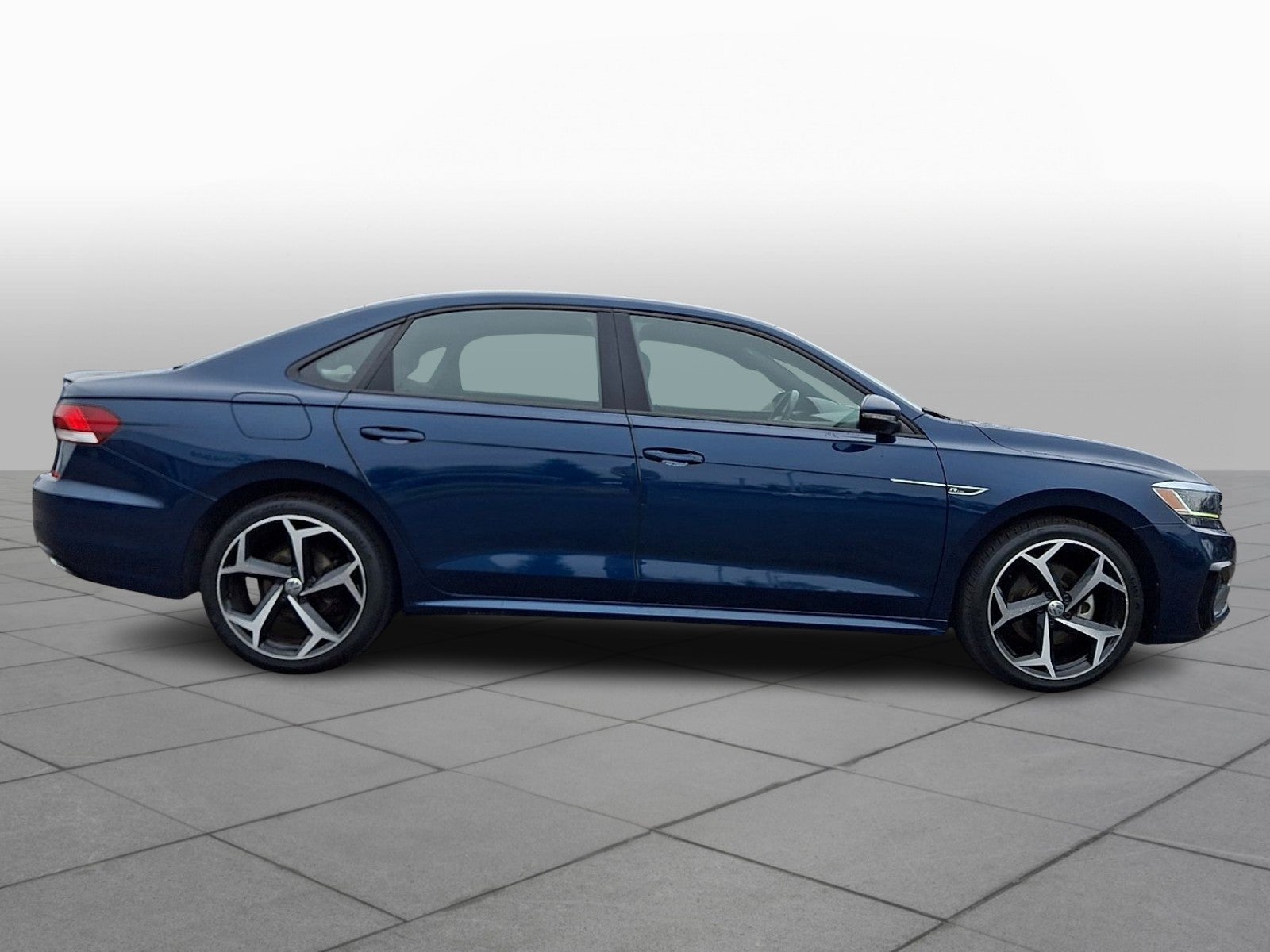 2021 Volkswagen Passat 2.0T R-Line