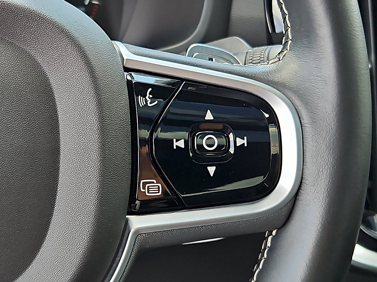 2019 Volvo S60 T6 R-Design