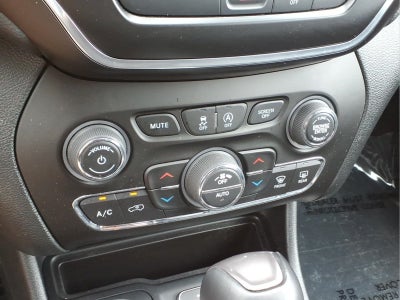 2022 Jeep Cherokee Latitude Lux