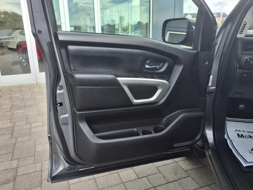 2024 Nissan Titan SV