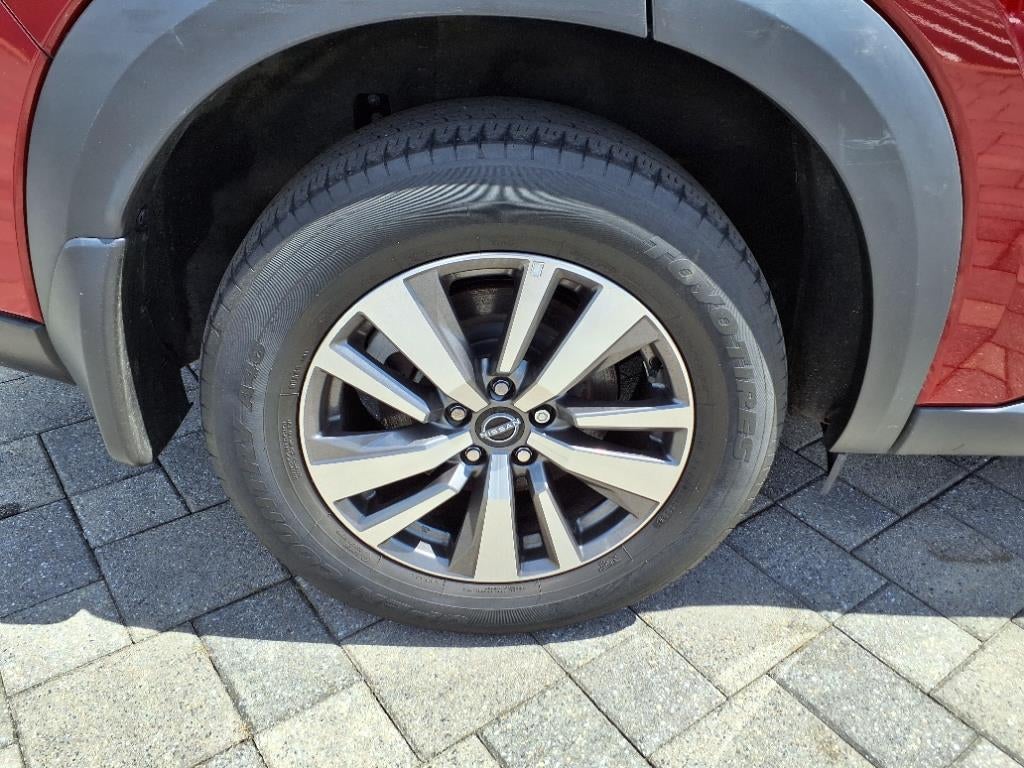 2022 Nissan Pathfinder SL