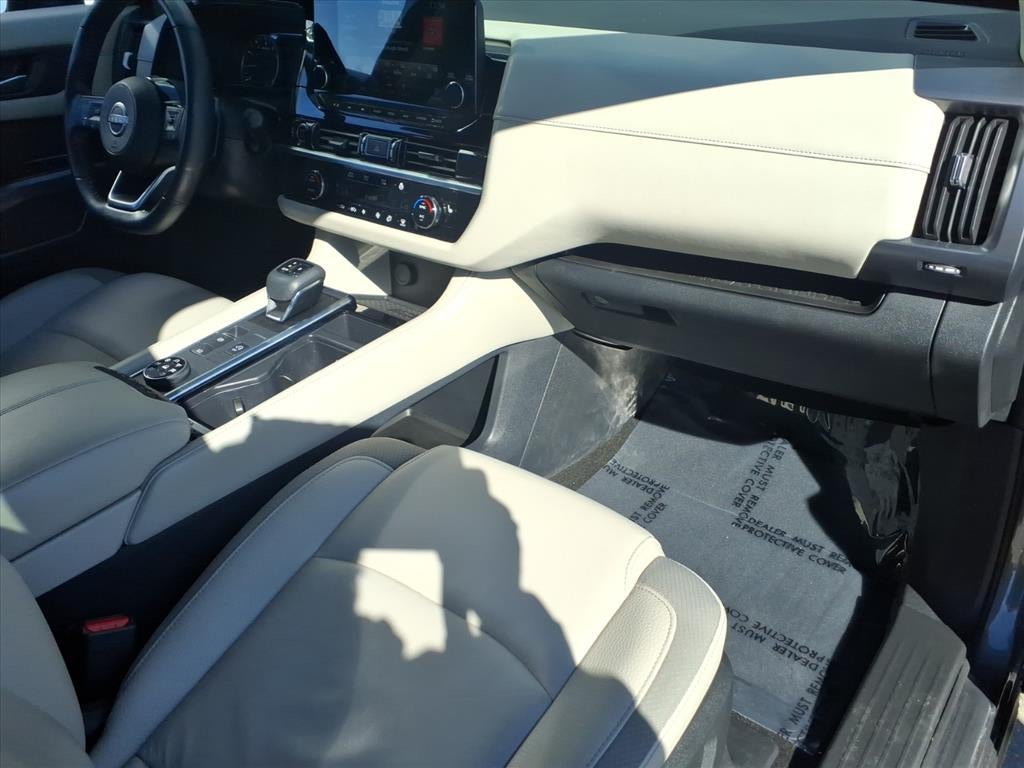 2023 Nissan Pathfinder SL