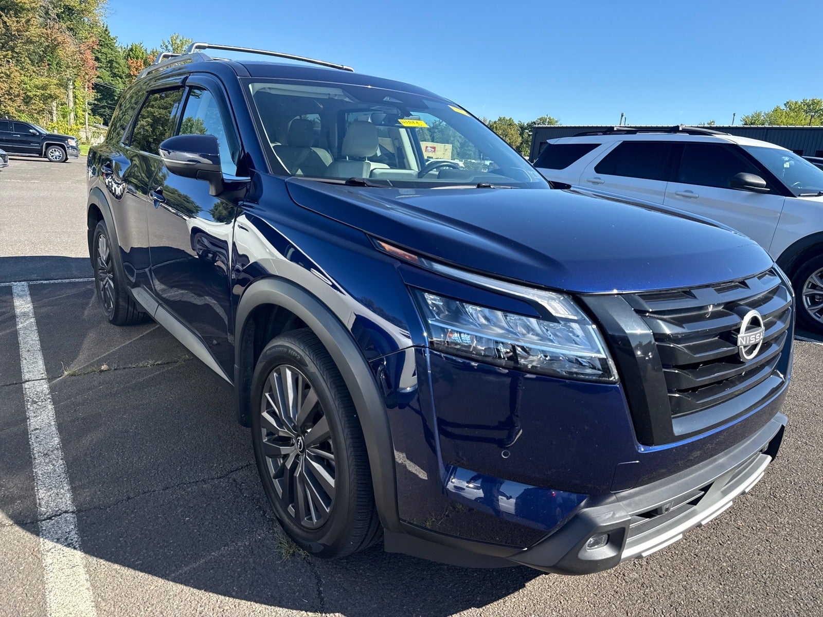 2023 Nissan Pathfinder SL