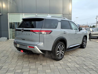 2023 Nissan Pathfinder Platinum