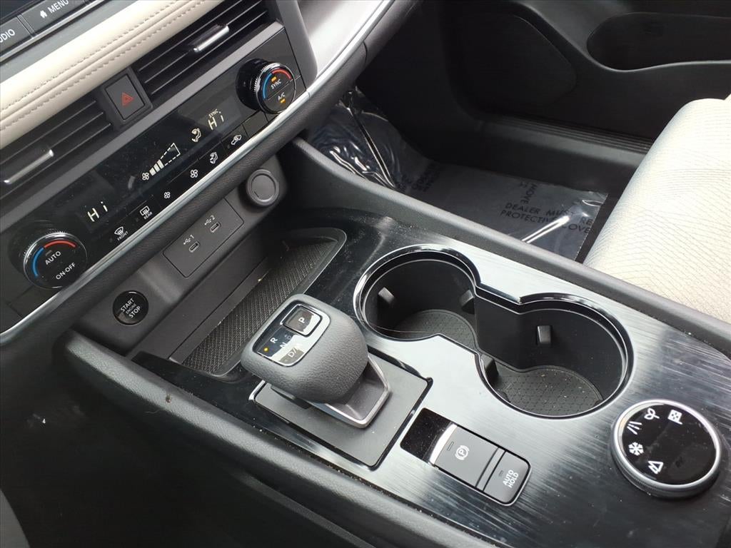 2025 Nissan Rogue SV