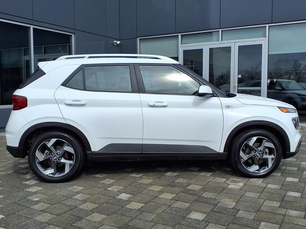 2024 Hyundai VENUE SEL
