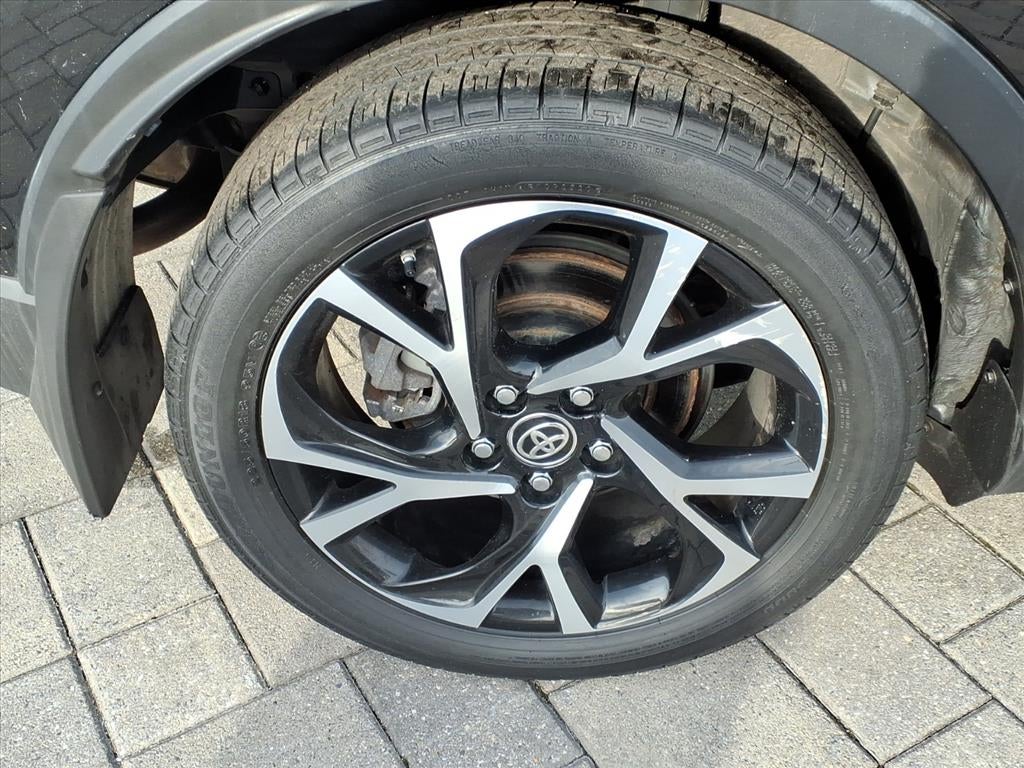 2021 Toyota C-HR XLE