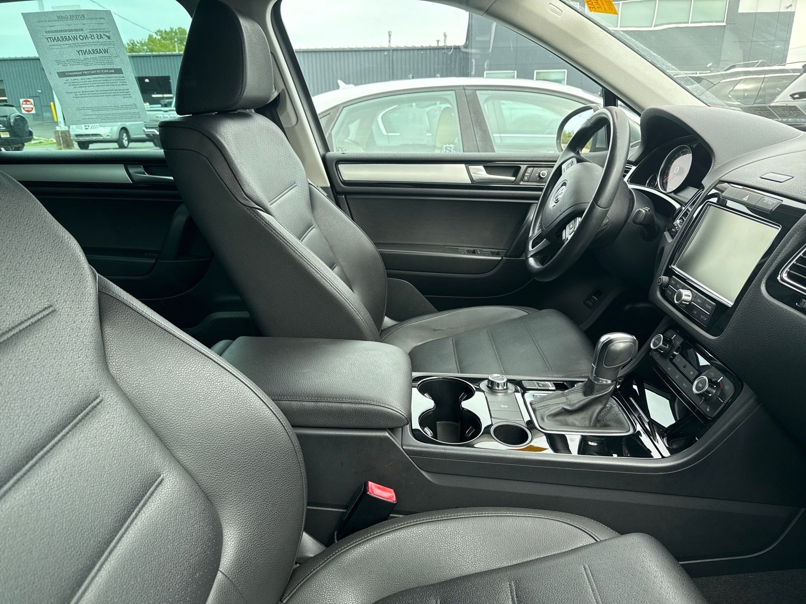 2014 Volkswagen Touareg V6 Lux