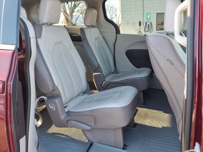 2017 Chrysler Pacifica Touring-L Plus