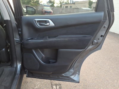 2015 Nissan Pathfinder S