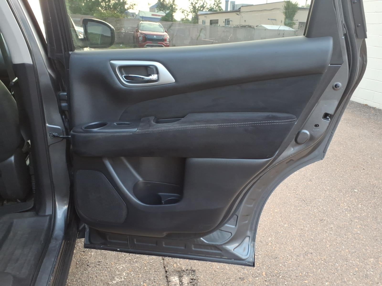 2015 Nissan Pathfinder S