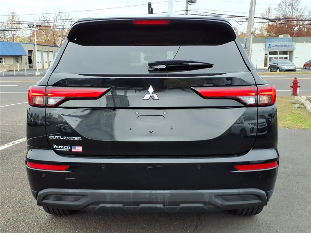 2023 Mitsubishi Outlander SE