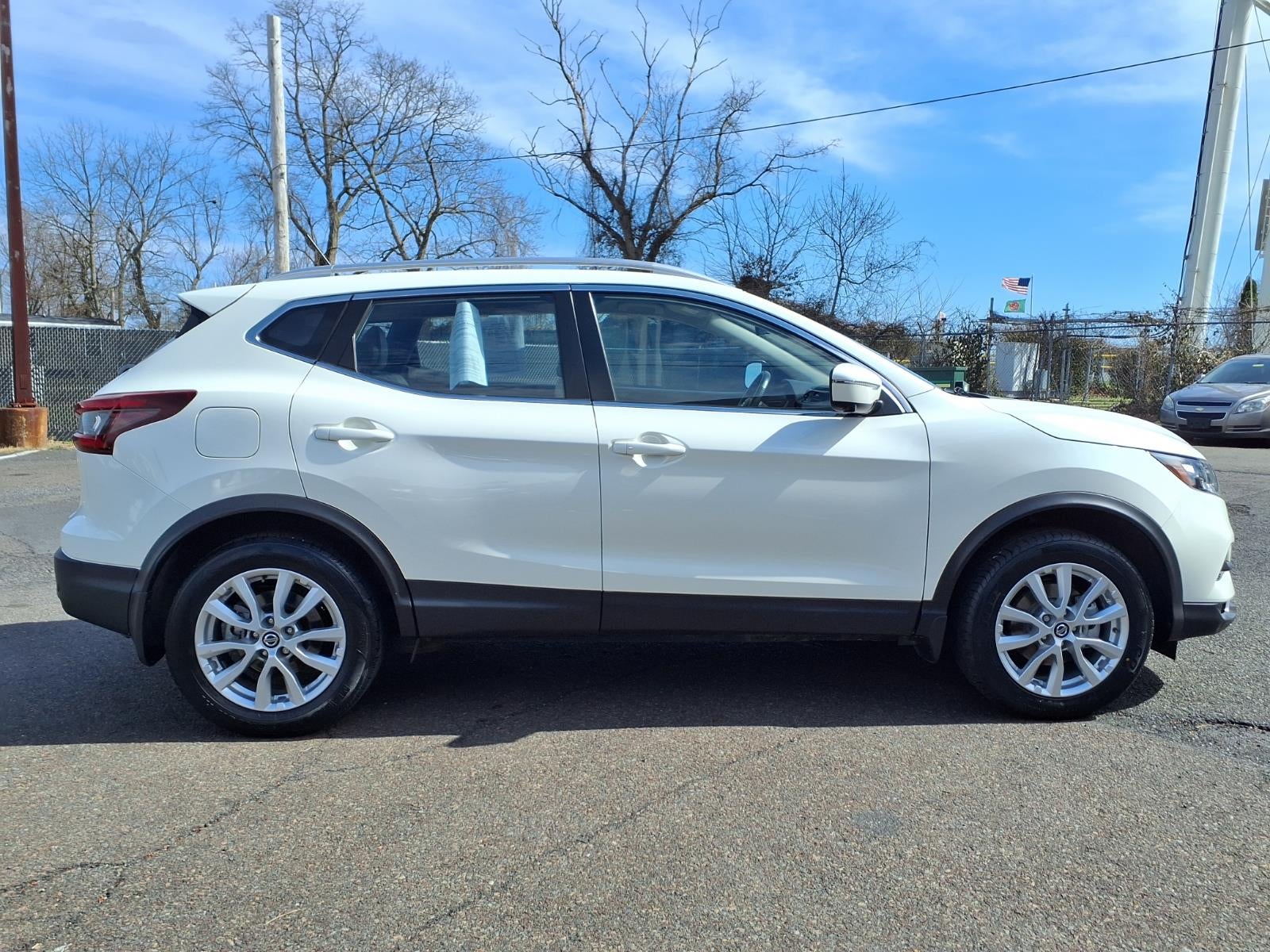 2022 Nissan Rogue Sport SV