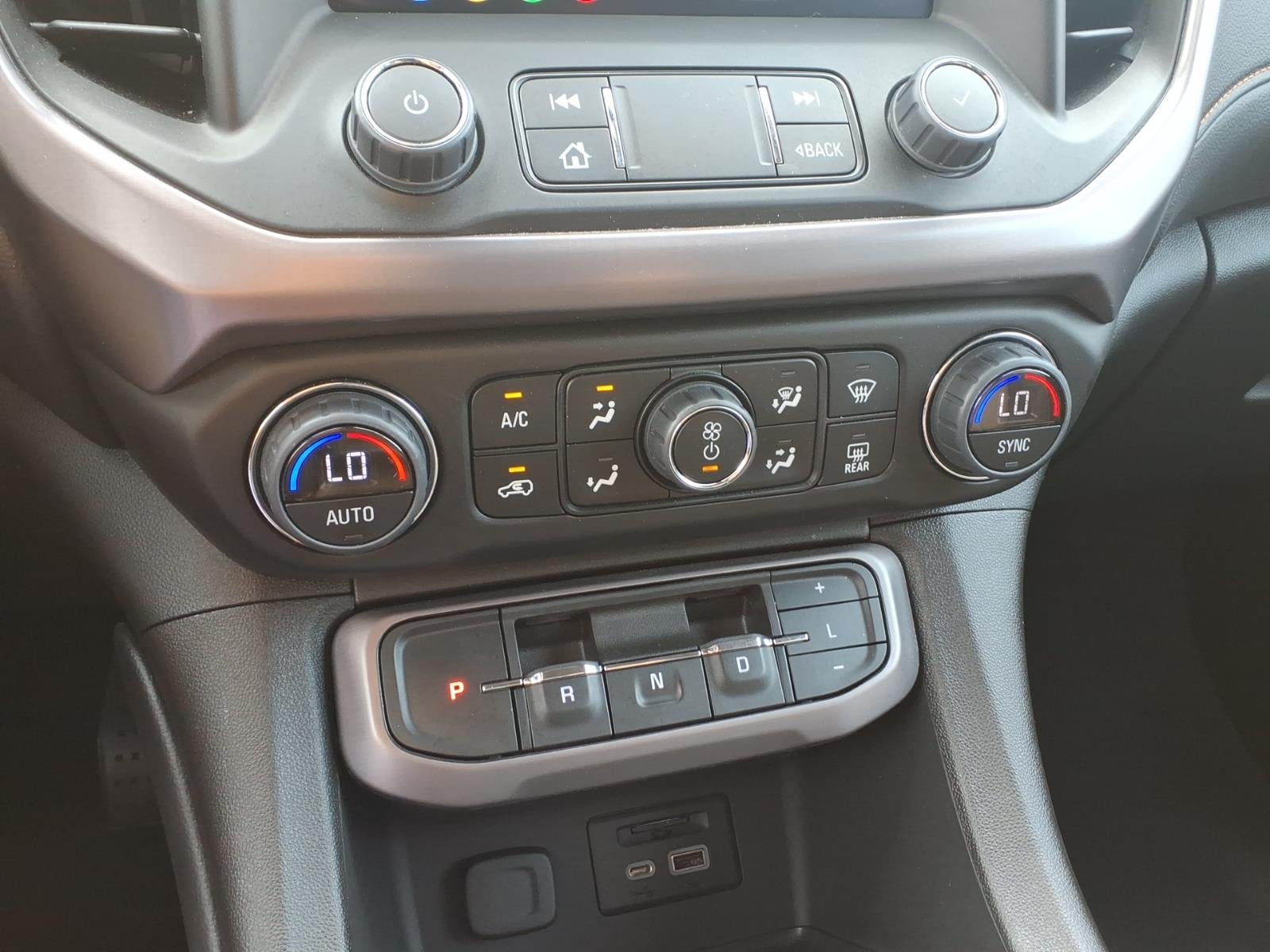 2023 GMC Acadia AT4
