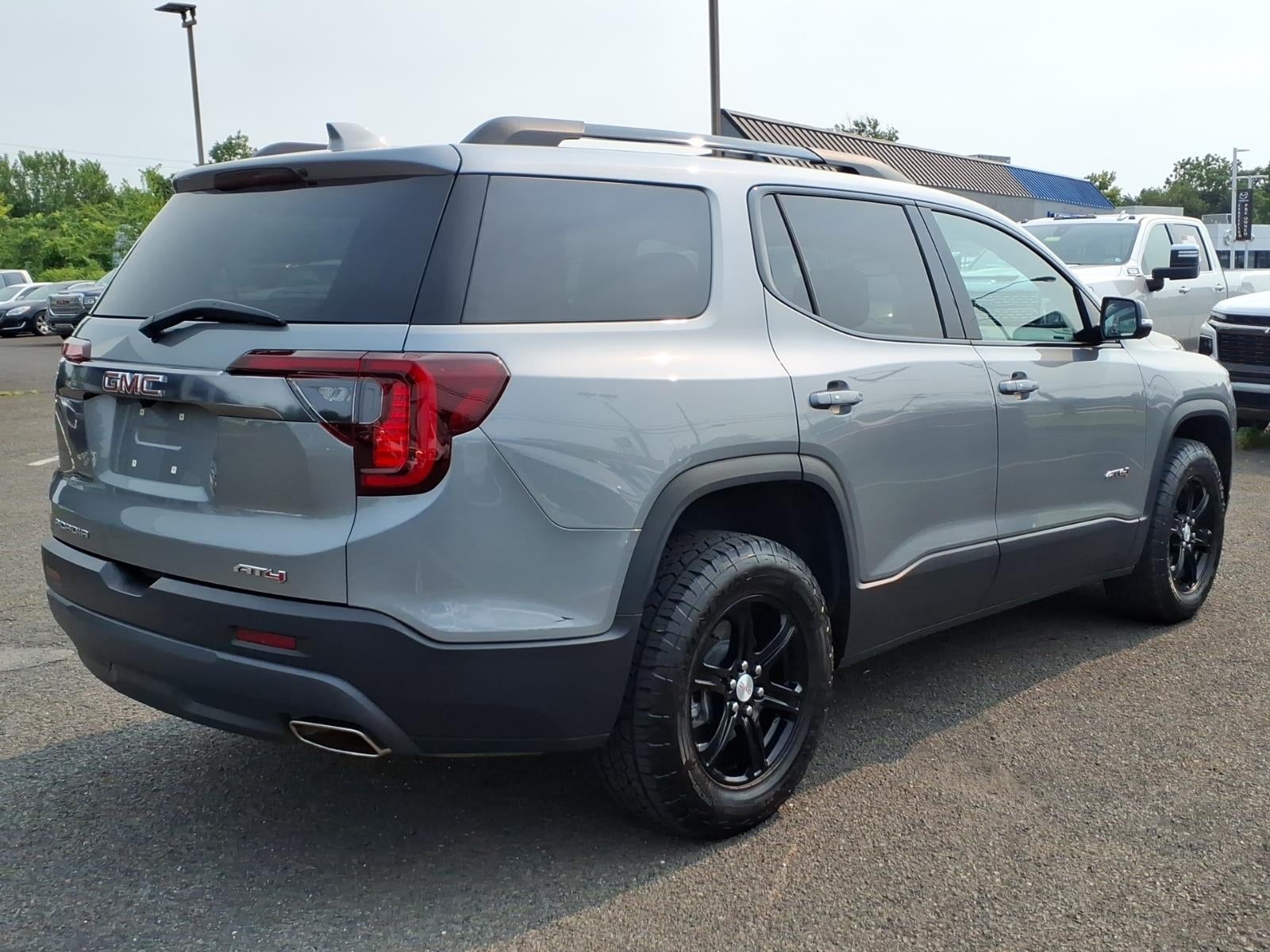 2023 GMC Acadia AT4