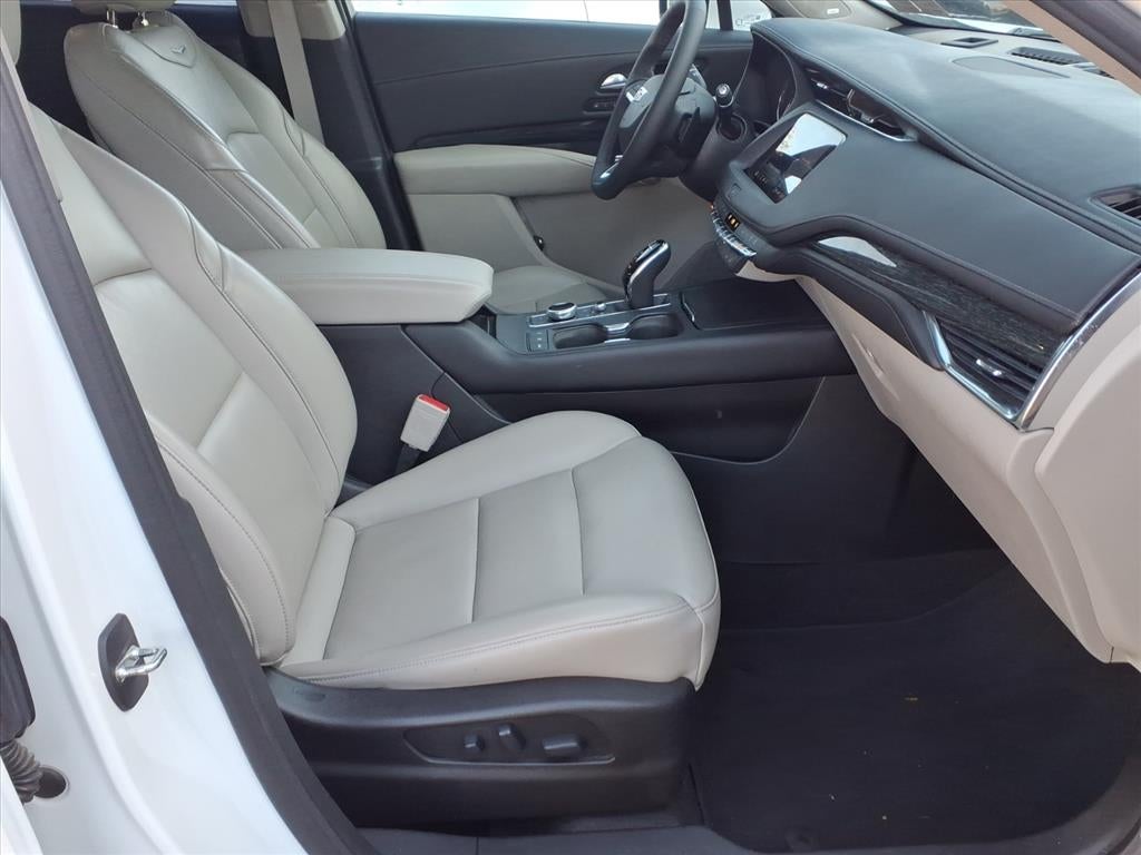 2022 Cadillac XT4 Premium Luxury