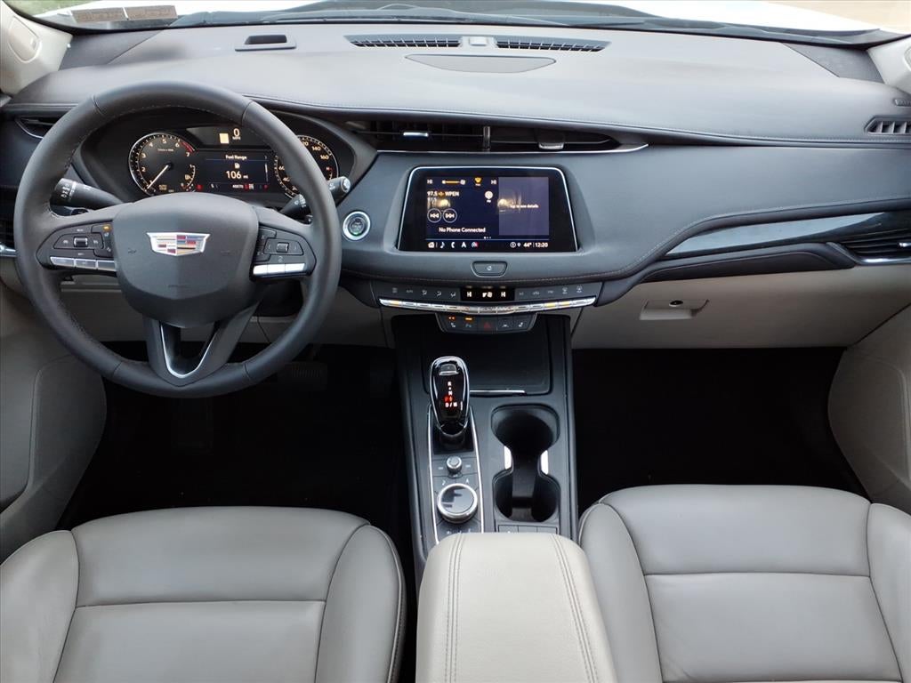 2022 Cadillac XT4 Premium Luxury