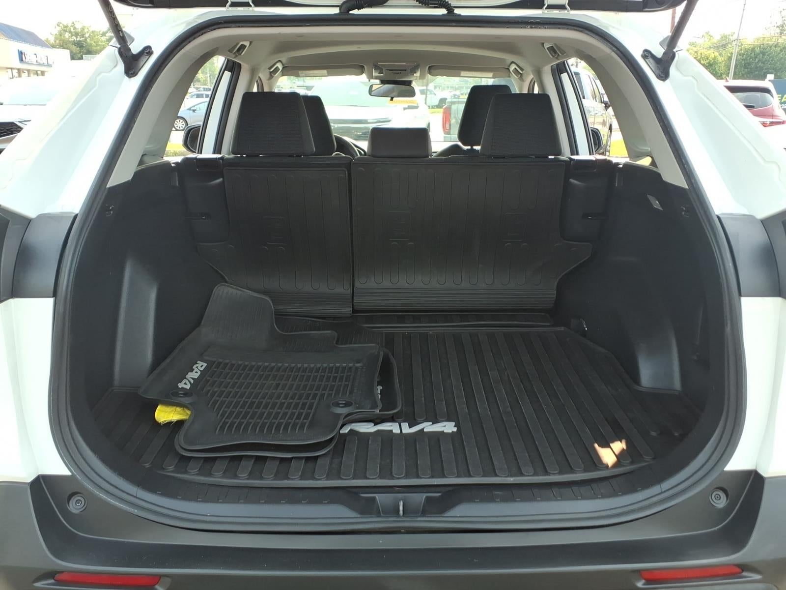 2019 Toyota RAV4 LE