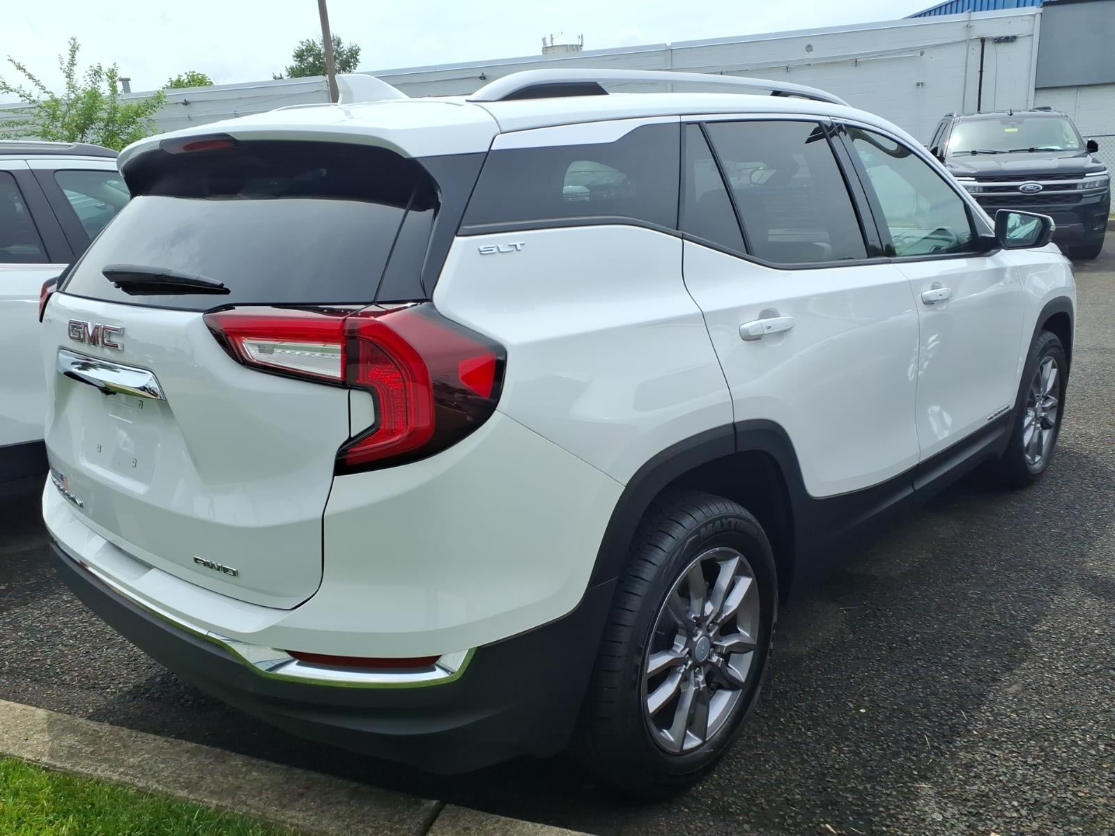 2023 GMC Terrain SLT
