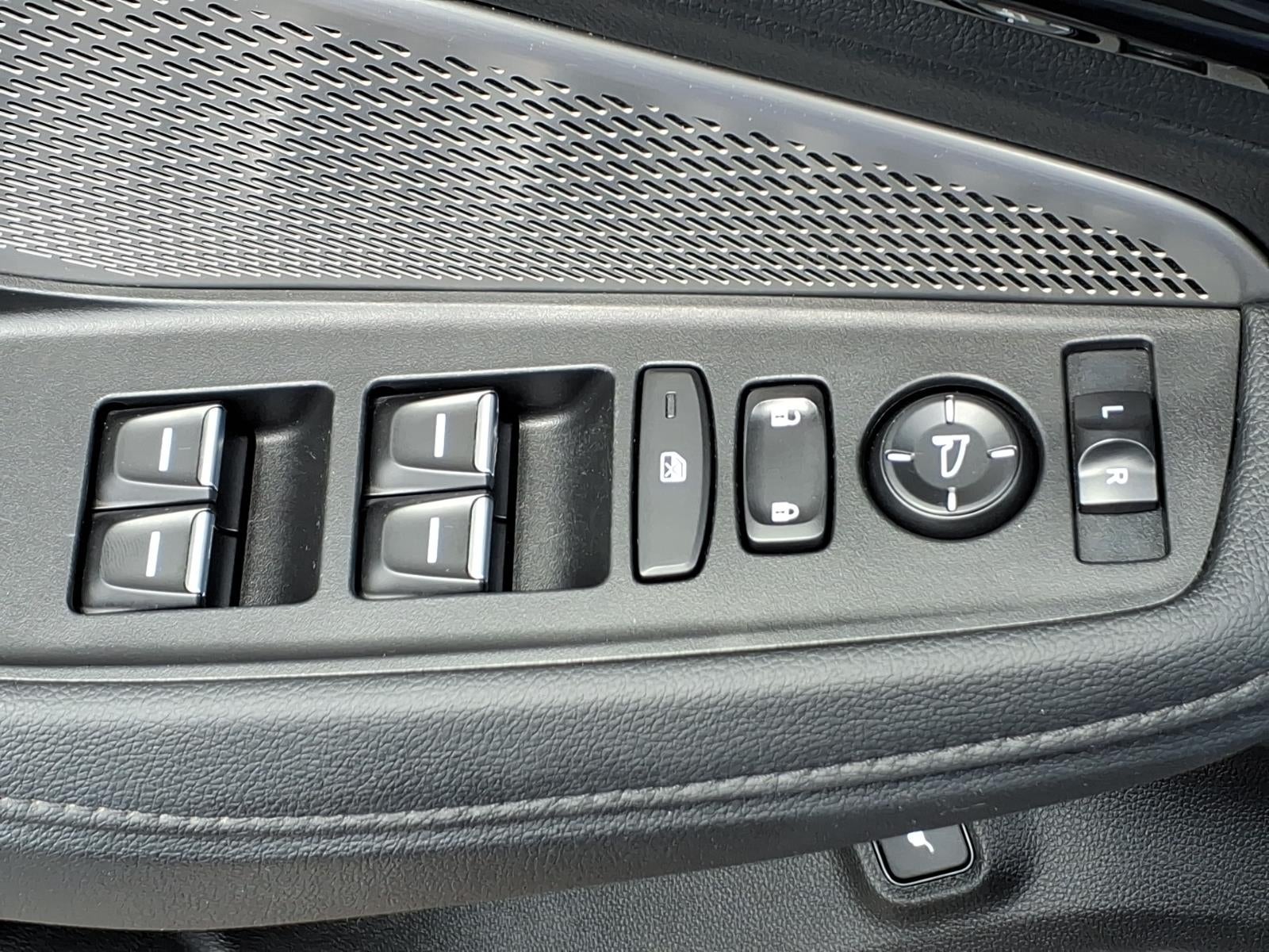2022 Acura MDX Standard